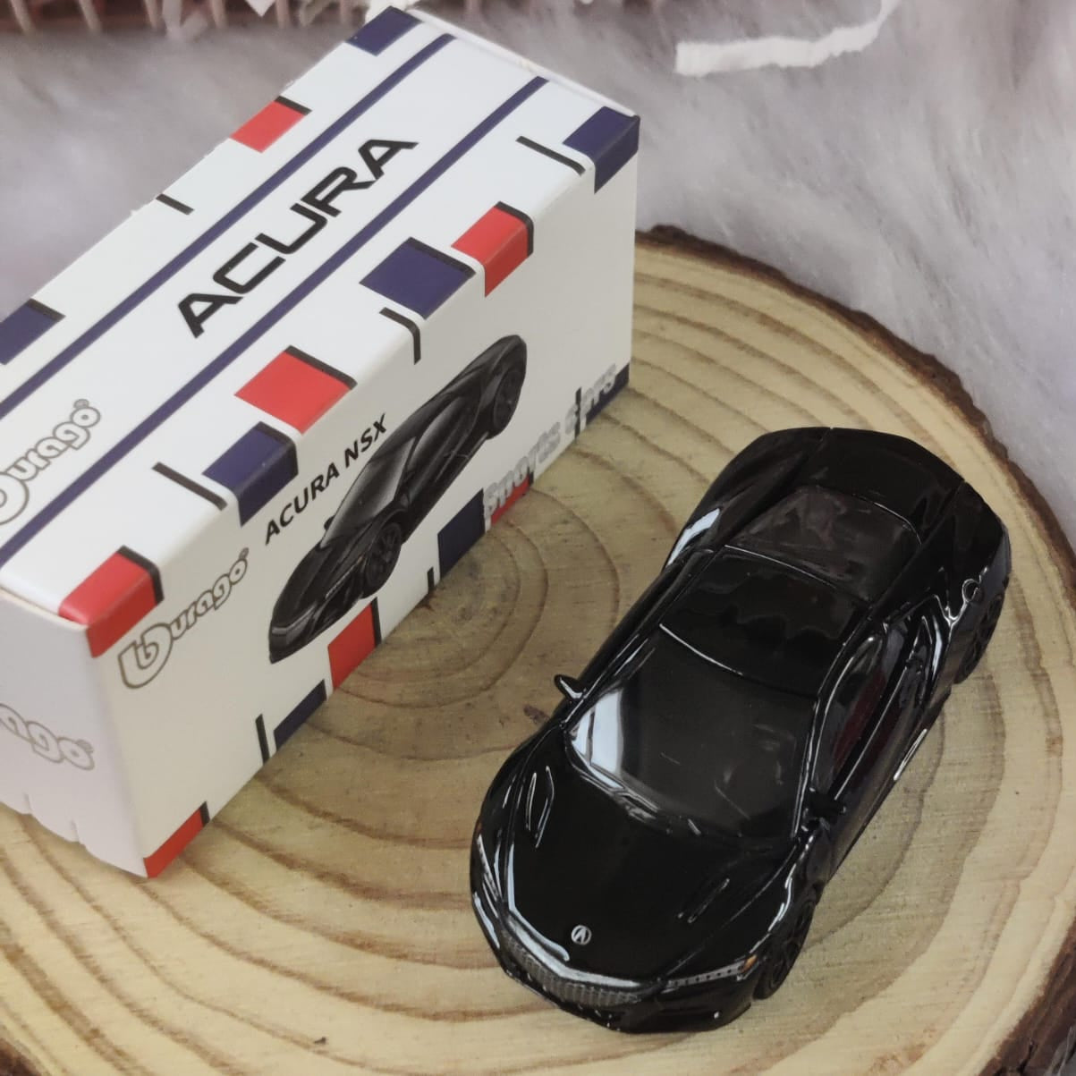 Official Bburago Acura Nsx - 1 : 64 Diecast Scale Model